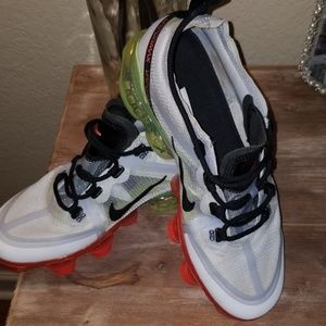 Vapor Max Nike shoes